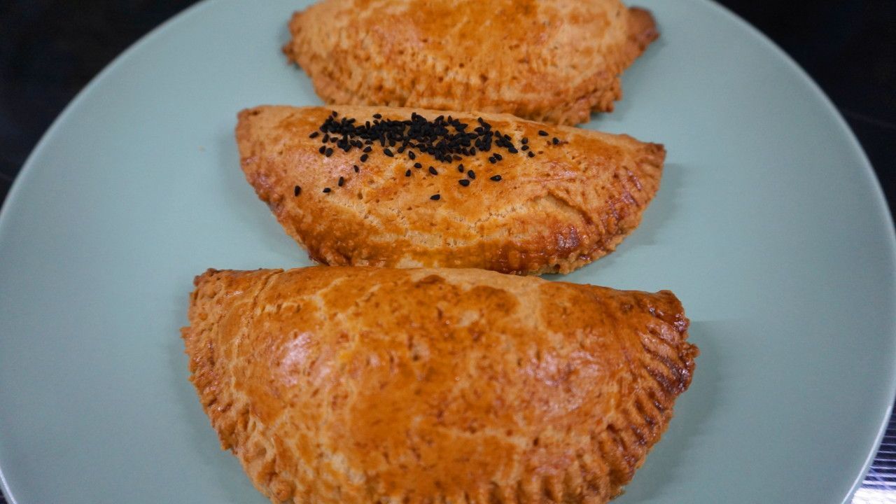 Τυρόπιτες κουρού με ανθότυρο και φέτα