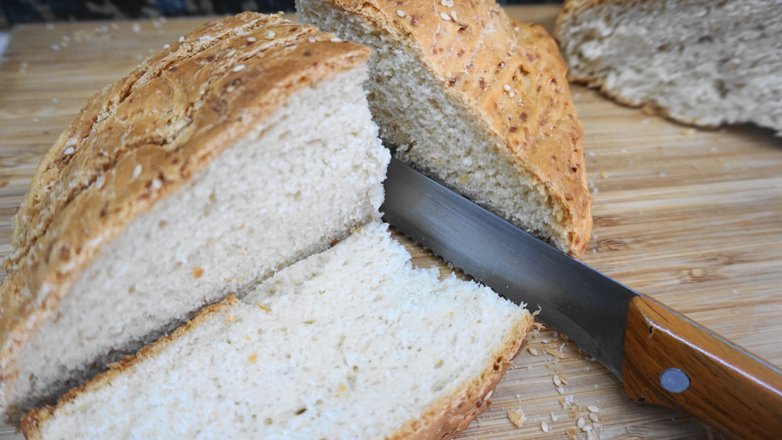 Αφράτο τυρόψωμο