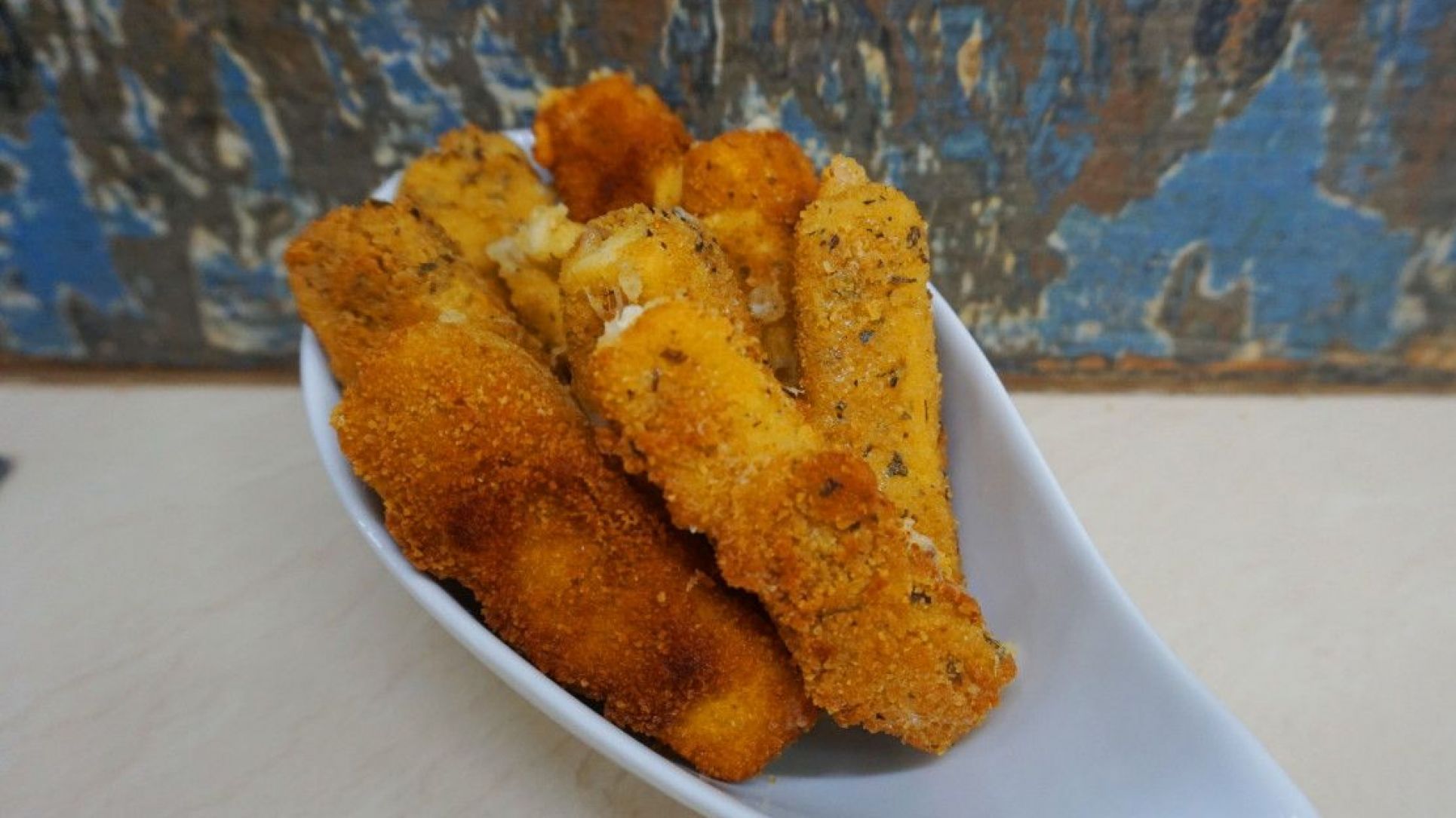 Μπαστουνάκια τυριού πανέ