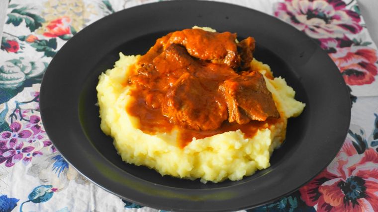 Μοσχάρι κοκκινιστό