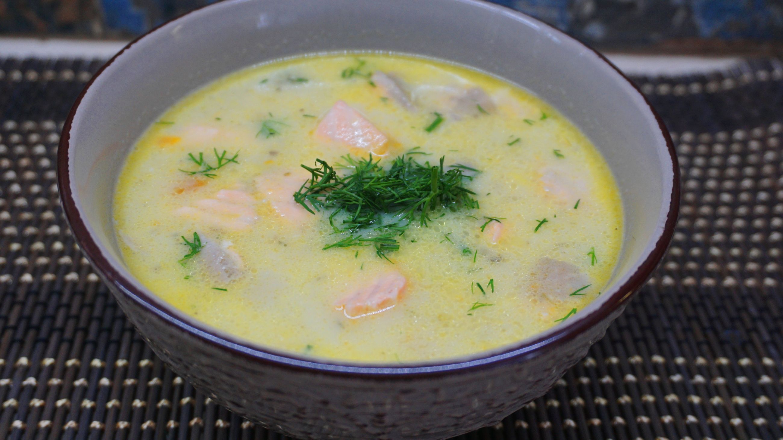 Ψαρόσουπα λαχανικών με σολομό