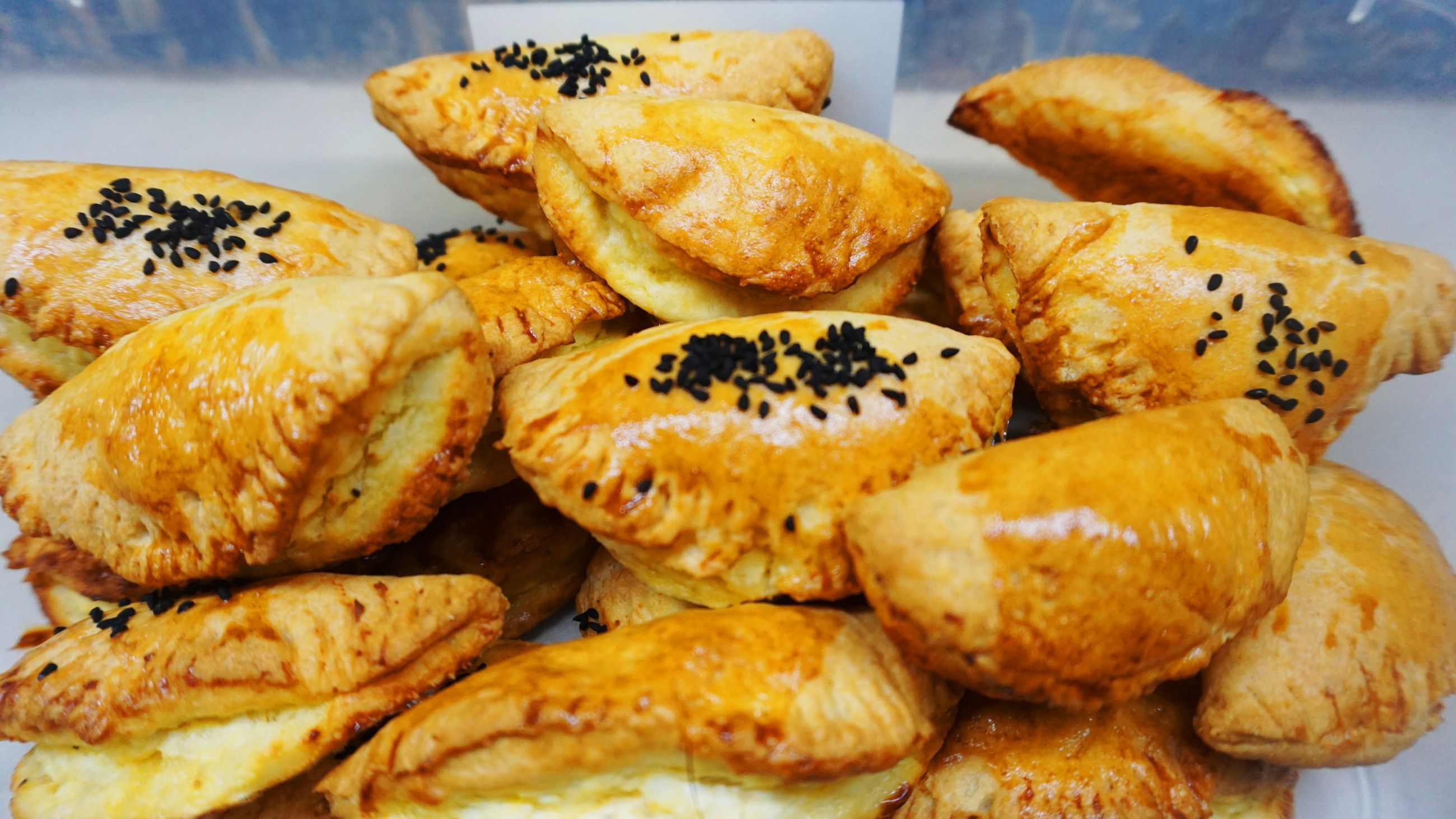 Τυροπιτάκια κουρού με εύκολη ζύμη