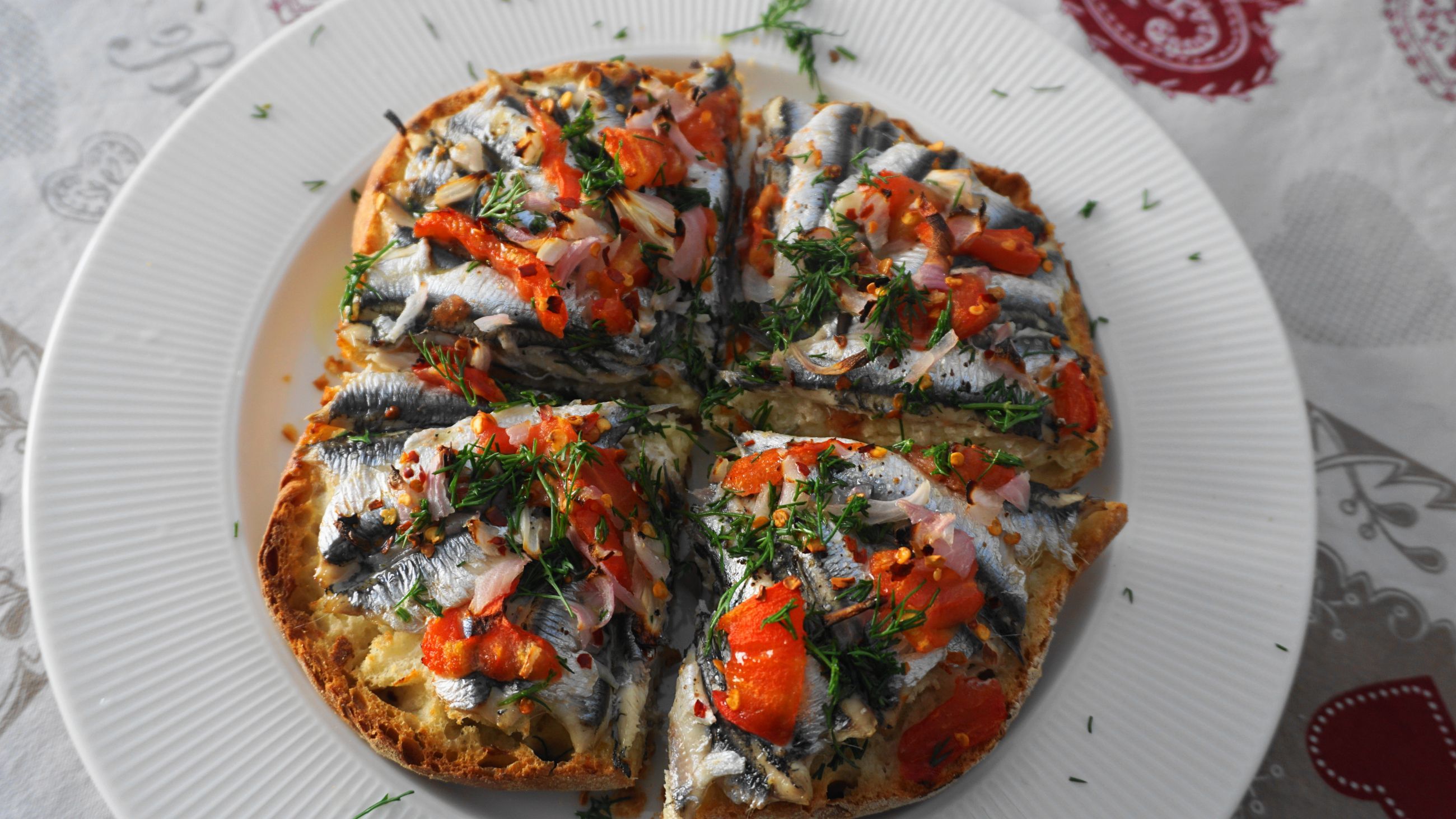 Γαύρος ψητός σε τραγανό ψωμί