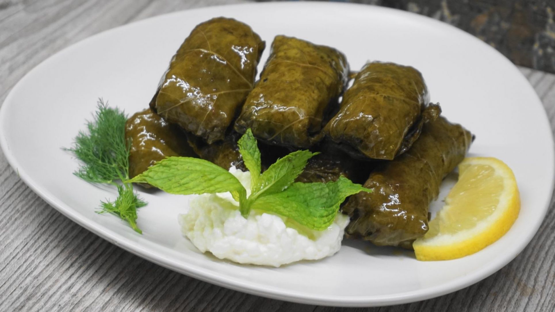 Ντολμαδάκια γιαλαντζί