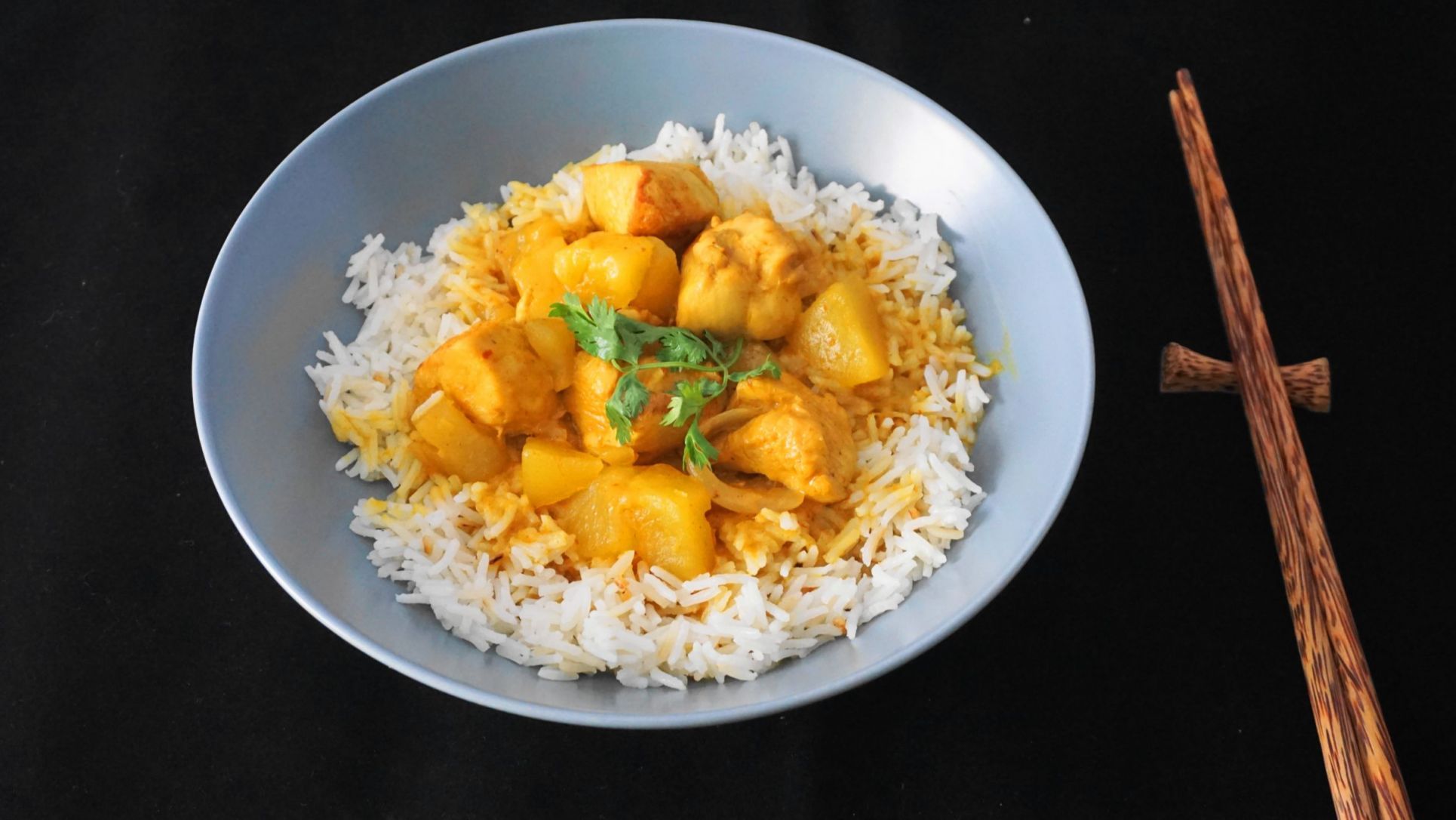 Κοτόπουλο με κίτρινο κάρυ