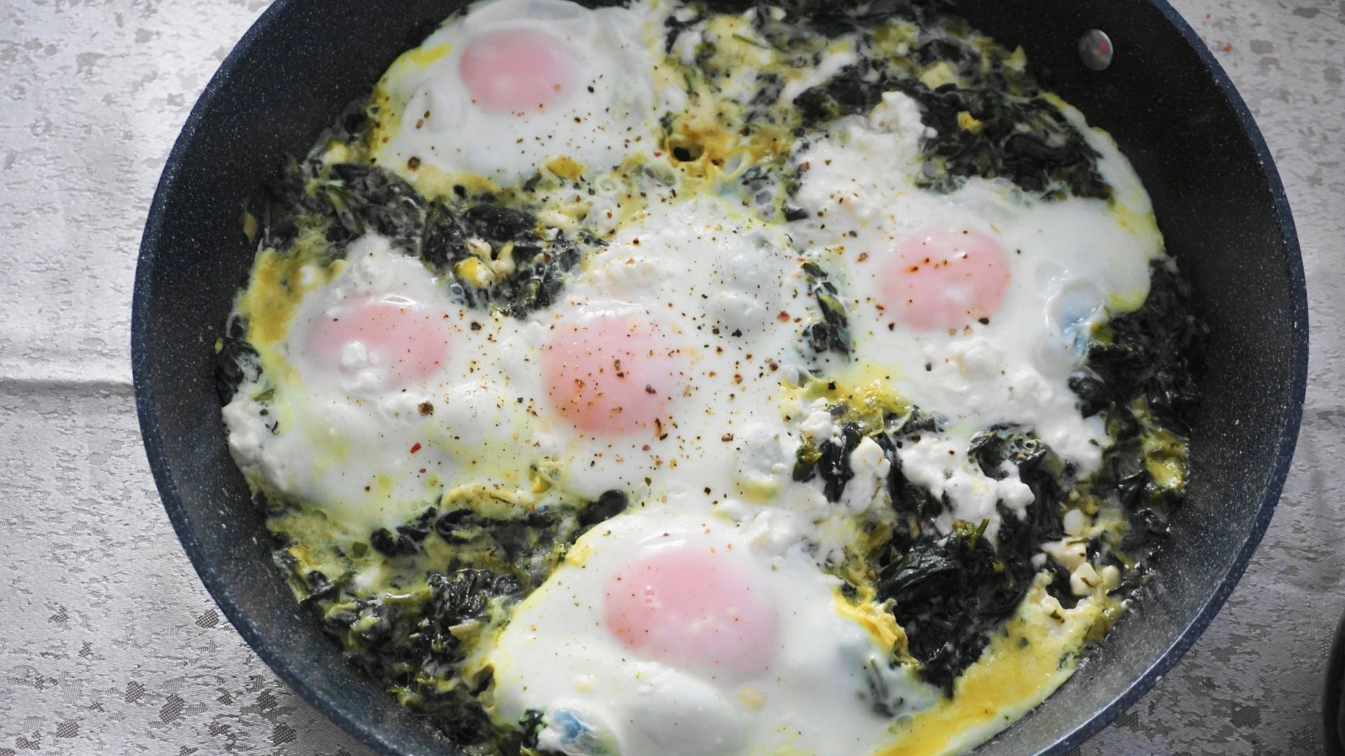 Αυγά με σπανάκι (αυγά φλορεντίν)