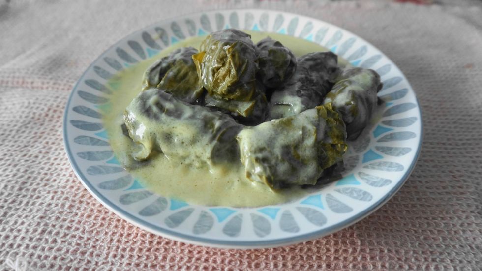 Ντολμαδάκια με κιμά και αυγολέμονο