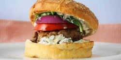 Μπέργκερ αλά ελληνικά