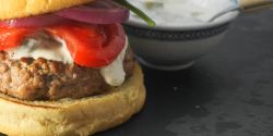 Μπέργκερ αλά ελληνικά