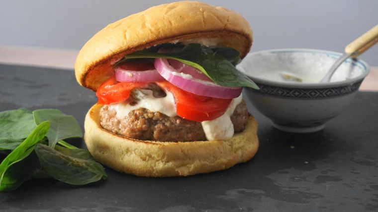 Μπέργκερ αλά ελληνικά