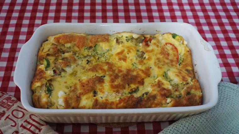 Αφράτη ομελέτα φούρνου με λαχανικά