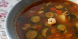 Σούπα λαχανικών με γαρίδες