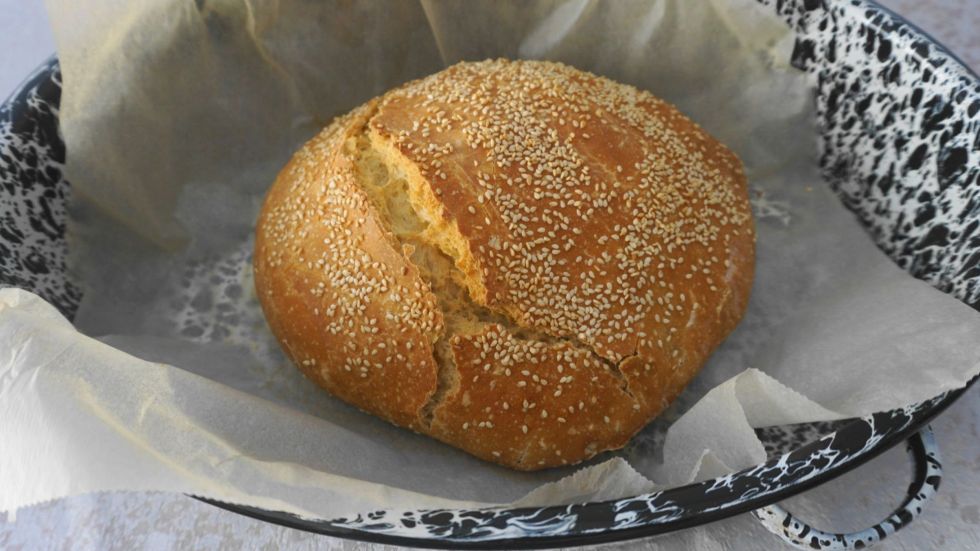 Χωριάτικο ψωμί στη γάστρα, χωρίς πολύ ζύμωμα