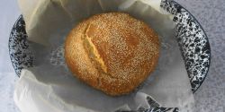 Χωριάτικο ψωμί στη γάστρα, χωρίς πολύ ζύμωμα