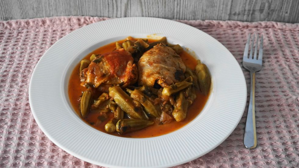 Κοτόπουλο με μπάμιες