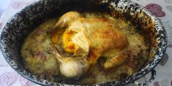 Κοτόπουλο στη γάστρα με ρύζι