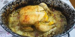 Κοτόπουλο στη γάστρα με ρύζι