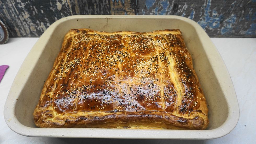 Κοτόπιτα σφολιάτα με πιπεριές και μανιτάρια