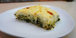 Λαζάνια φούρνου με σπανάκι και μπεσαμέλ