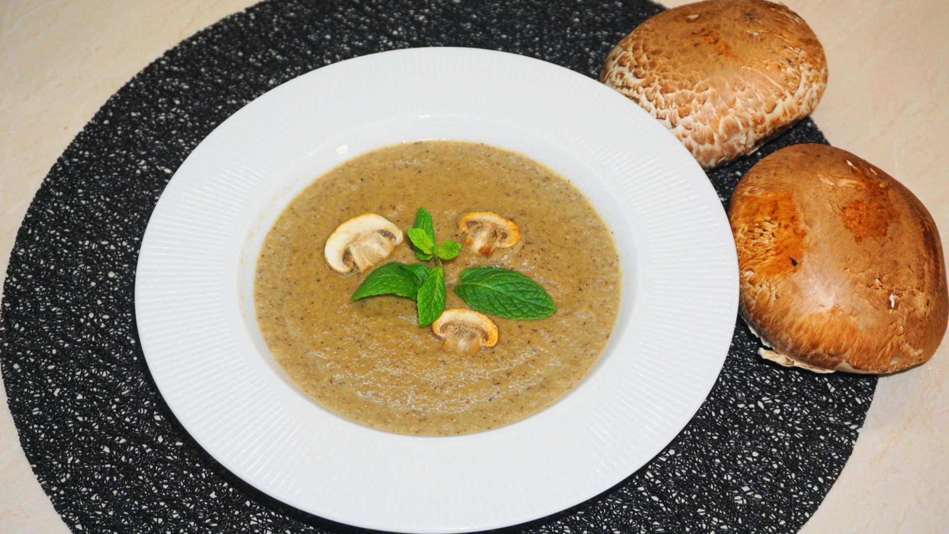 Μανιταρόσουπα βελουτέ