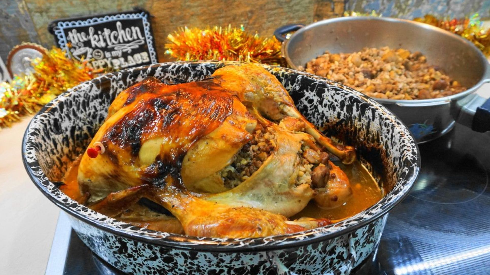 Χριστουγεννιάτικη γαλοπούλα γεμιστή