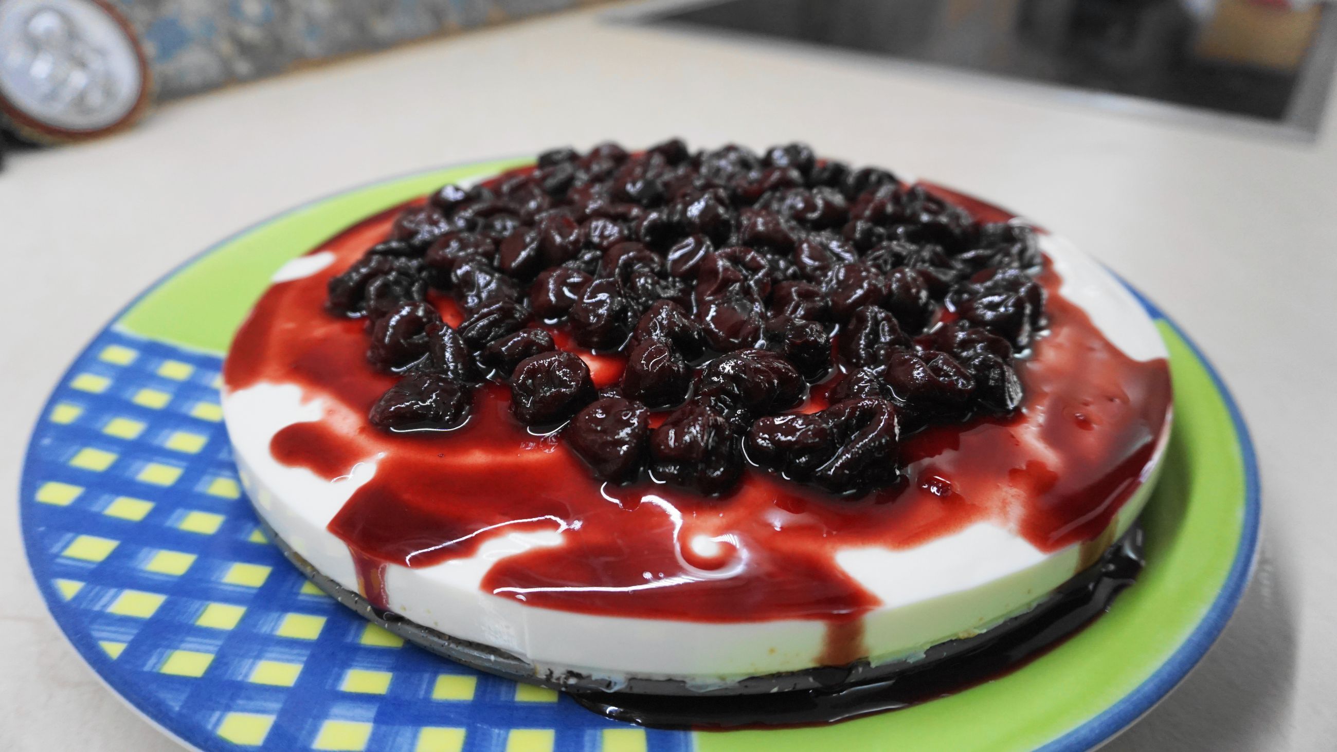 Cheesecake - τσιζκέικ γιαούρτι με βύσσινο