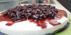 Cheesecake - τσιζκέικ γιαούρτι με βύσσινο