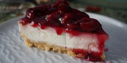 Cheesecake - τσιζκέικ γιαούρτι με βύσσινο