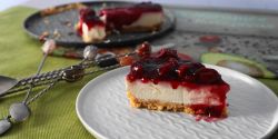Cheesecake - τσιζκέικ γιαούρτι με βύσσινο