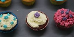Εύκολα Cupcakes με βουτυρόκρεμα