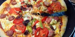 Πίτσα ελληνική 